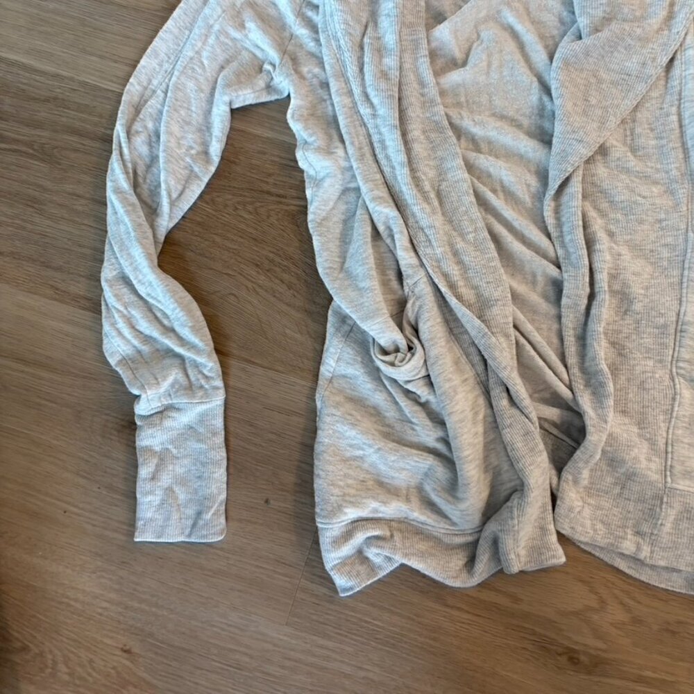 ** Athleta Studio Wrap Size small in Heathered Light Gray Style 228813 - Picture 4 of 10